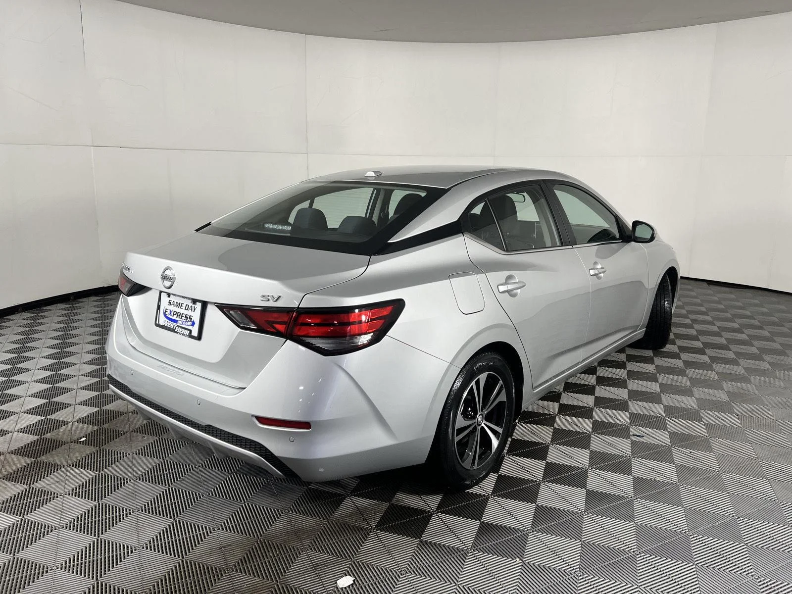Used 2023 Gun Metallic Nissan SV image 10