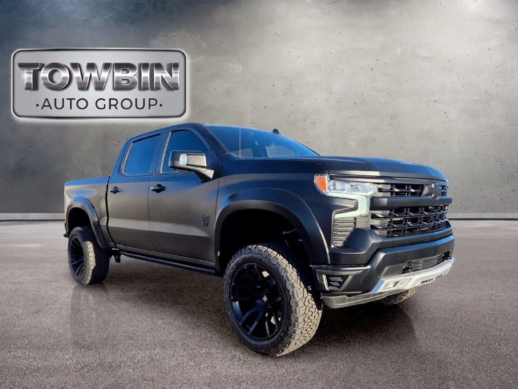 Used 2023 Black Chevrolet RST image 2