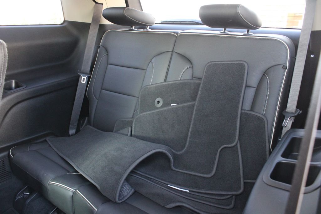 Used 2019 Silver GMC Denali image 25