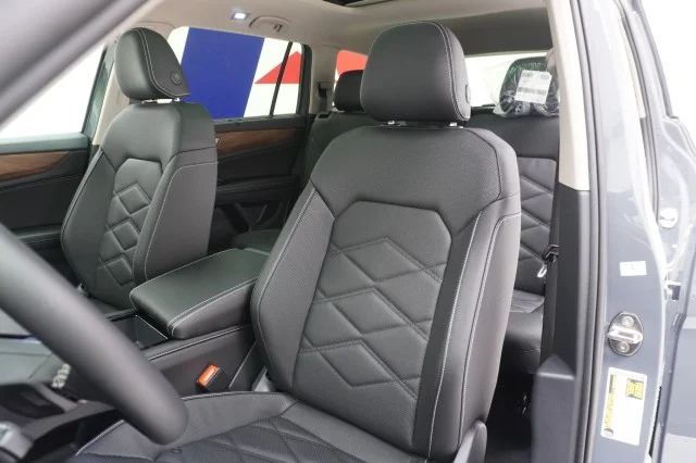New 2026 Pure Gray Volkswagen 2.0T SE w/Technology image 20