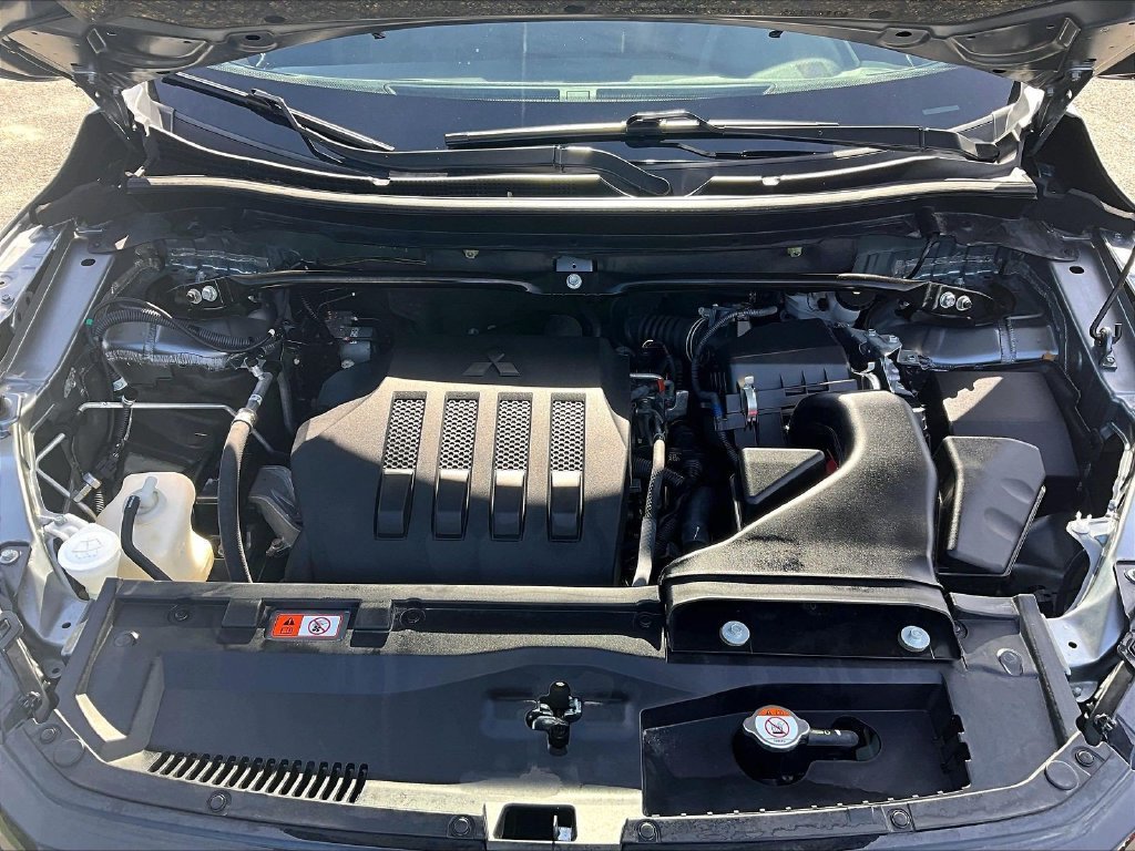 Used 2025  Mitsubishi Black Edition image 30