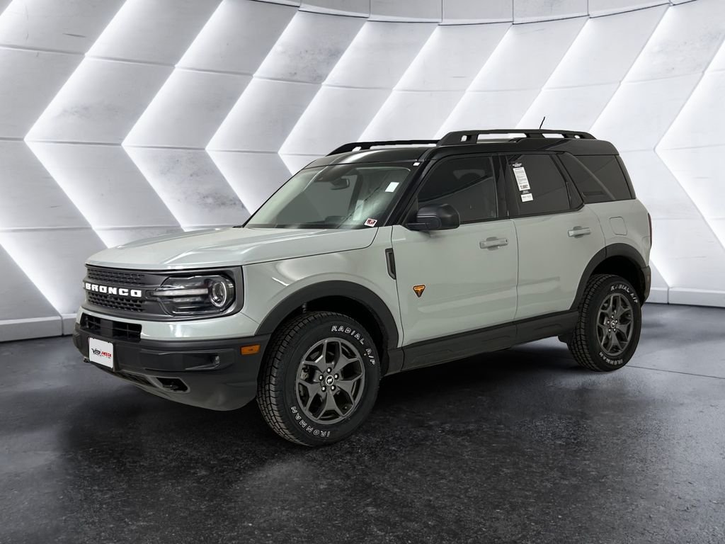 Used 2022 Green Ford Badlands image 3