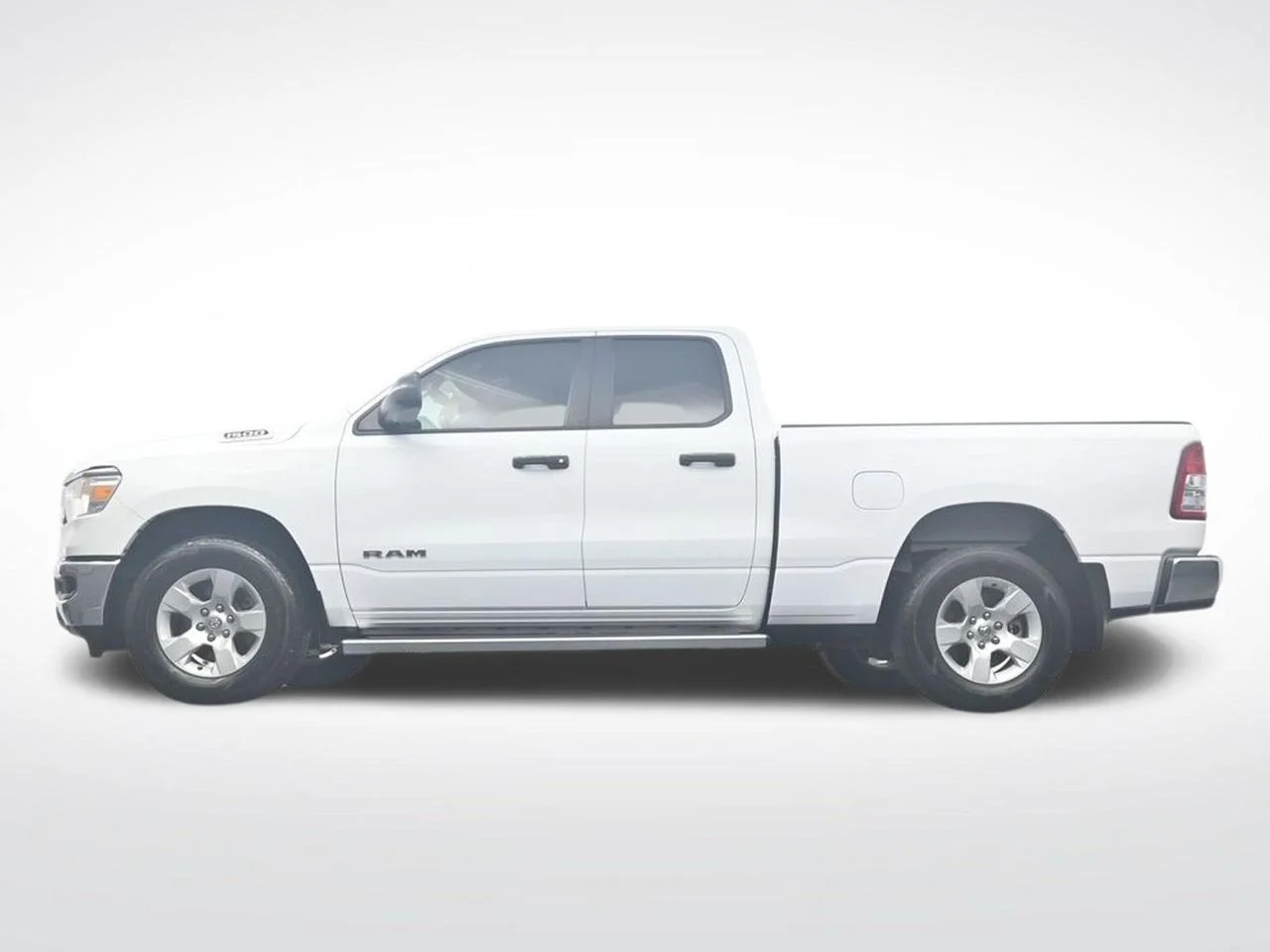 Used 2023 White Ram Big Horn/Lone Star image 30
