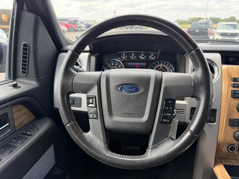 Used 2011 Ingot Silver Metallic Ford Lariat image 11