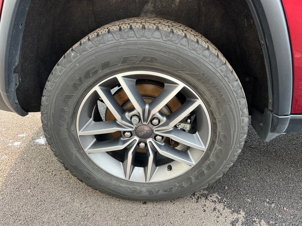 Used 2022 Red Jeep Limited image 31