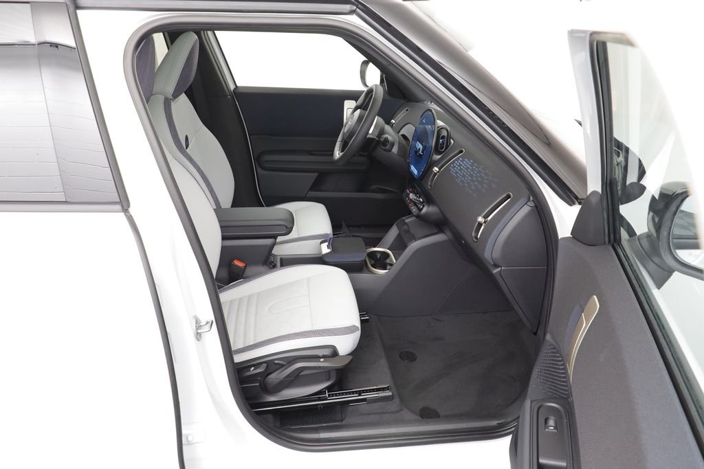 New 2026 Nanuq White Metallic MINI Oxford Edition image 20