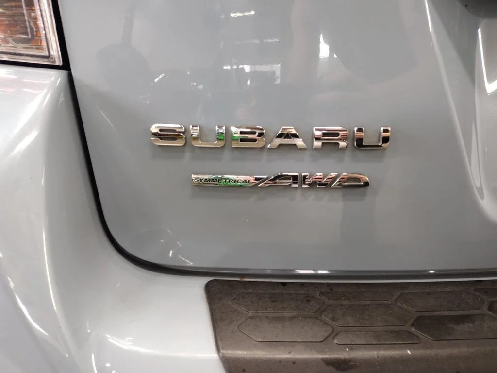 Used 2019 Gray Subaru 2.0i Limited image 15