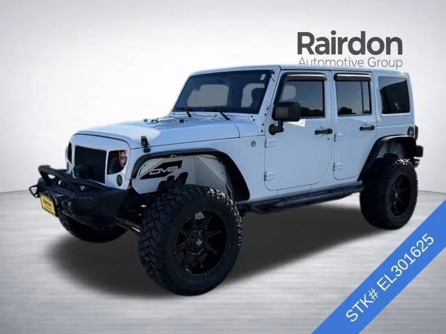 Used 2014 Bright White Clearcoat Jeep Unlimited Sahara image 3