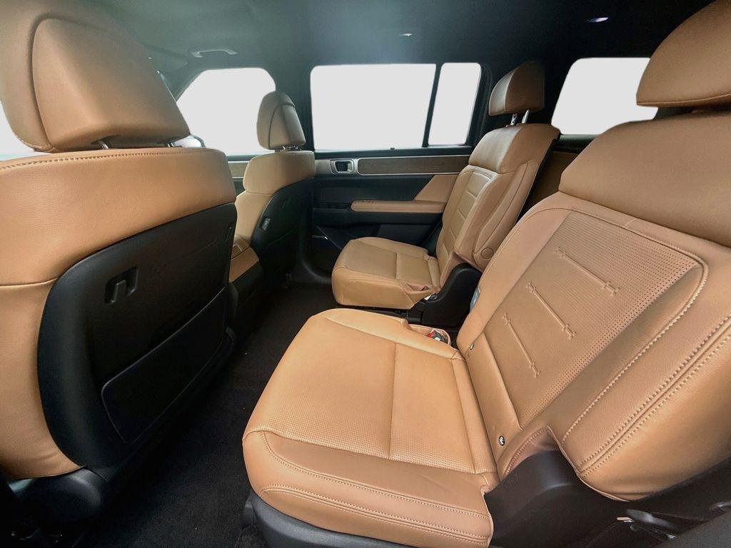 New 2027 Ecotronic Gray Hyundai Limited FWD image 17