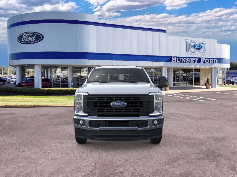 New 2026 Oxford White Ford XL image 6