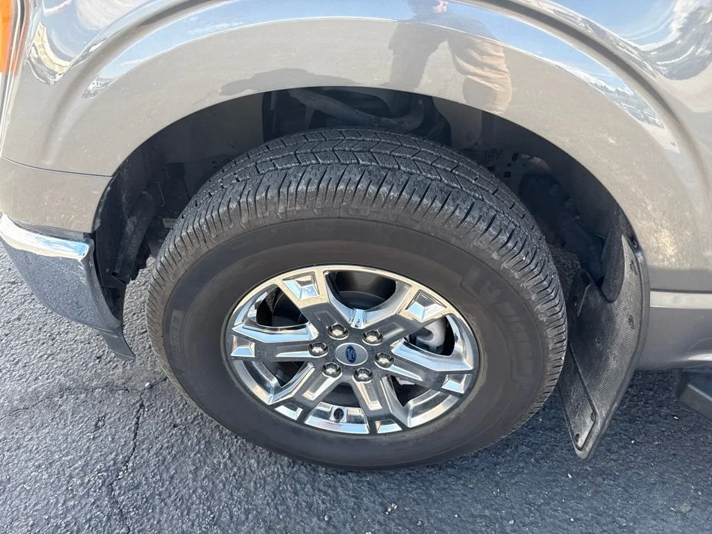 Used 2021 Gray Ford XLT image 19