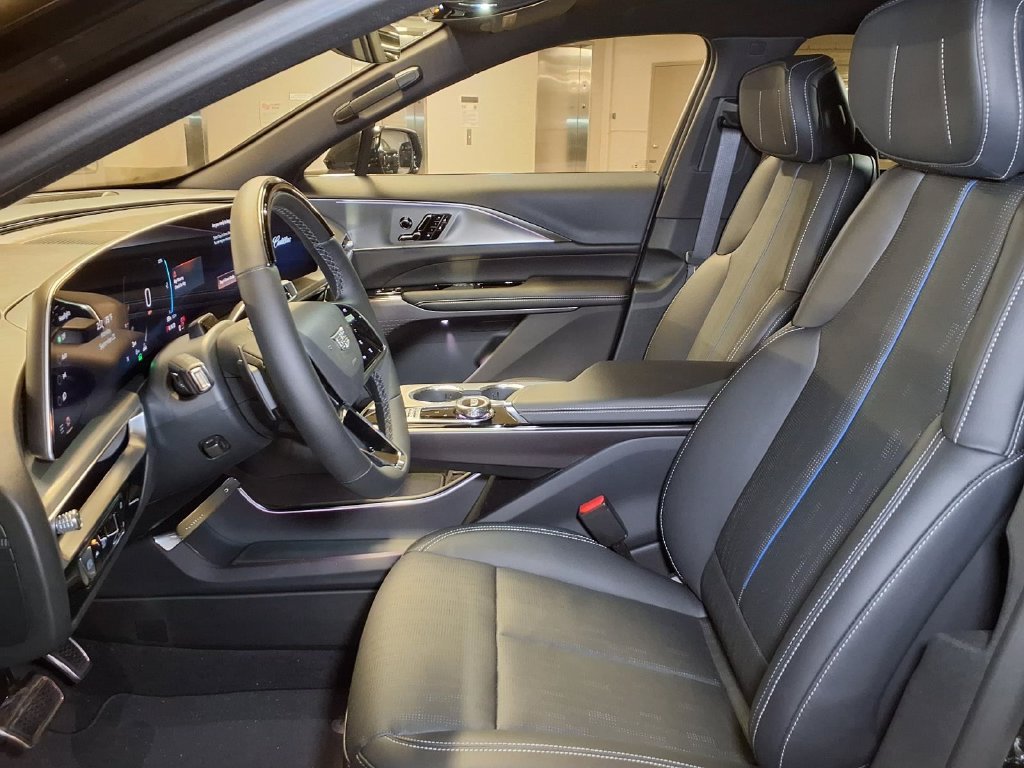 2027 Cadillac LYRIQ Sport - Photo 15