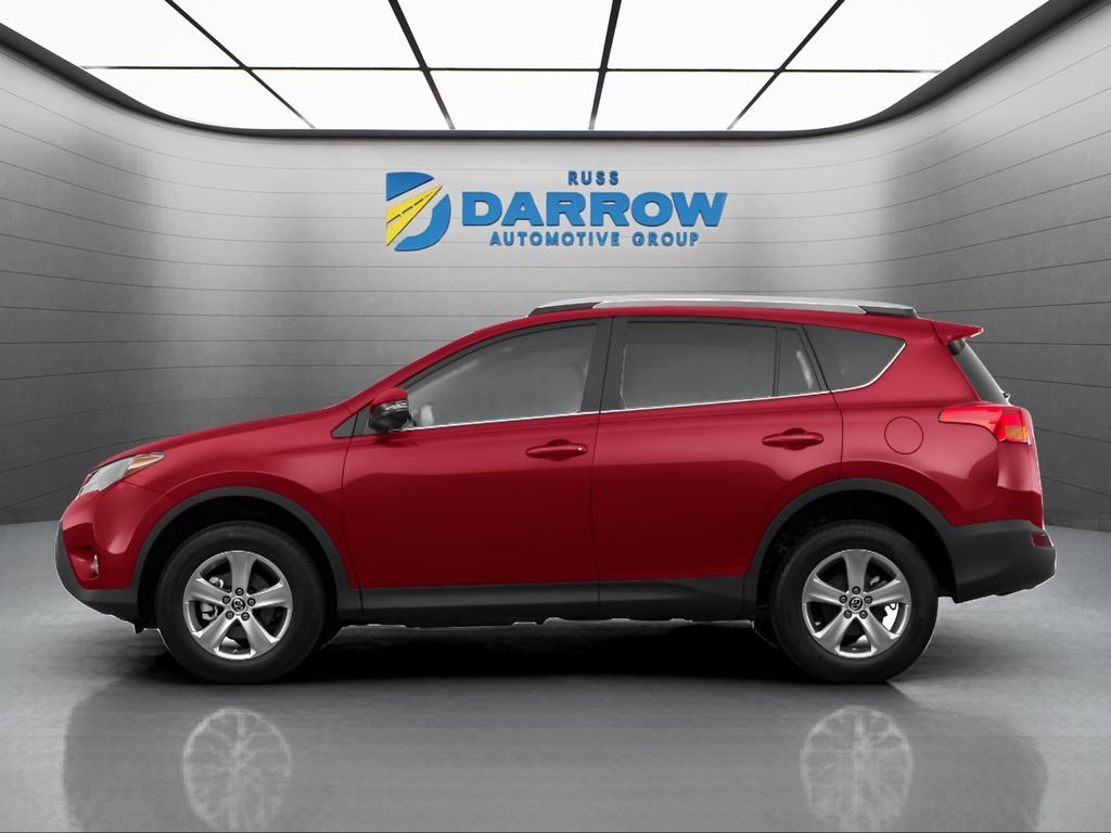 Used 2015 Red Toyota XLE image 2