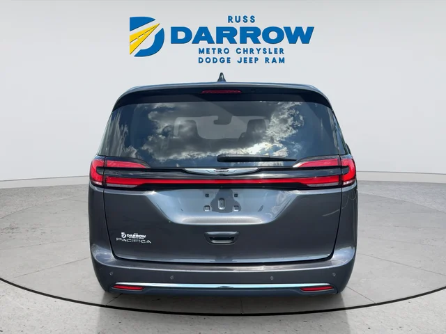 Used 2023 Gray Chrysler Touring L image 4