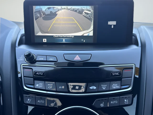 Used 2022 White Acura  image 16