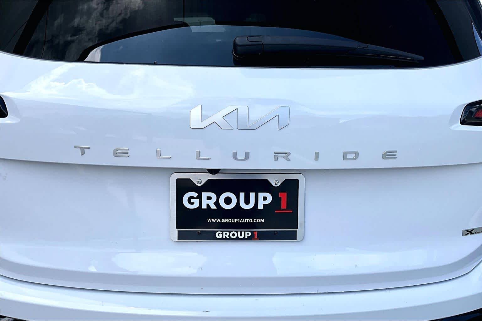 Used 2024 Glacial White Pearl Kia SX Prestige X-Line image 10