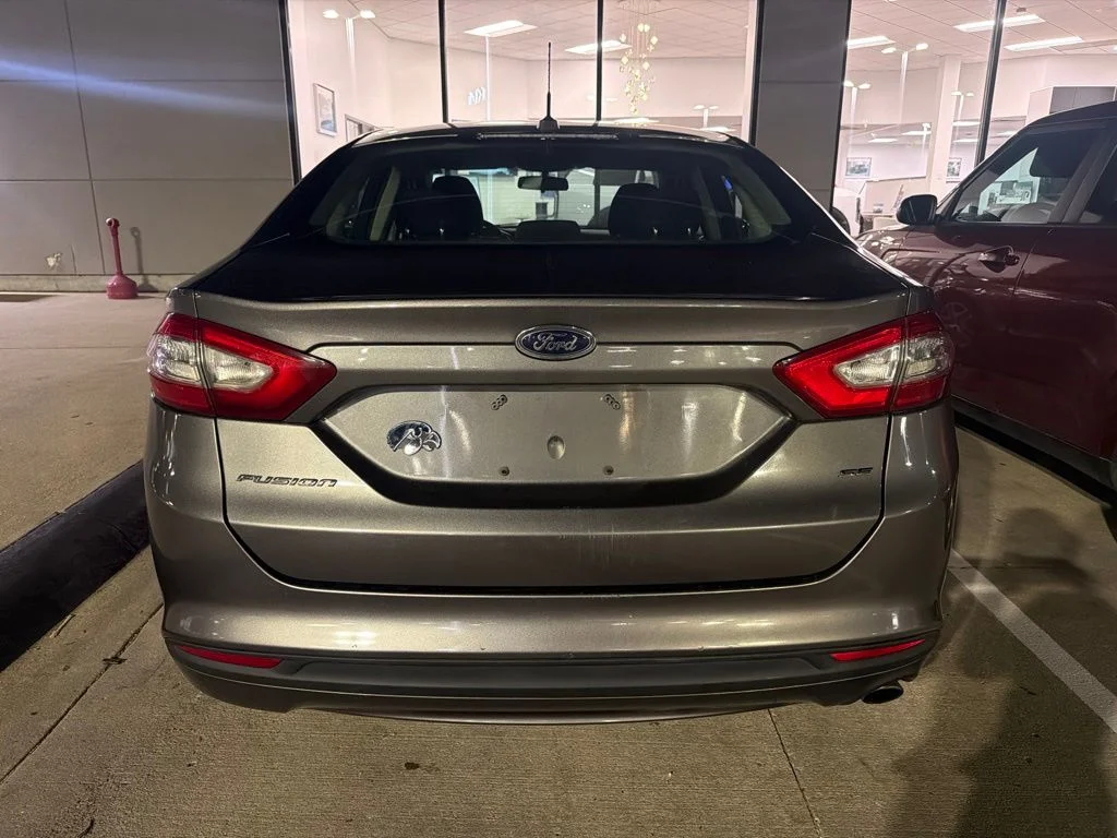 Used 2013 Gray Ford SE image 5