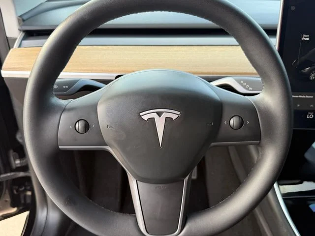 Used 2020 Solid Black Tesla Long Range image 15
