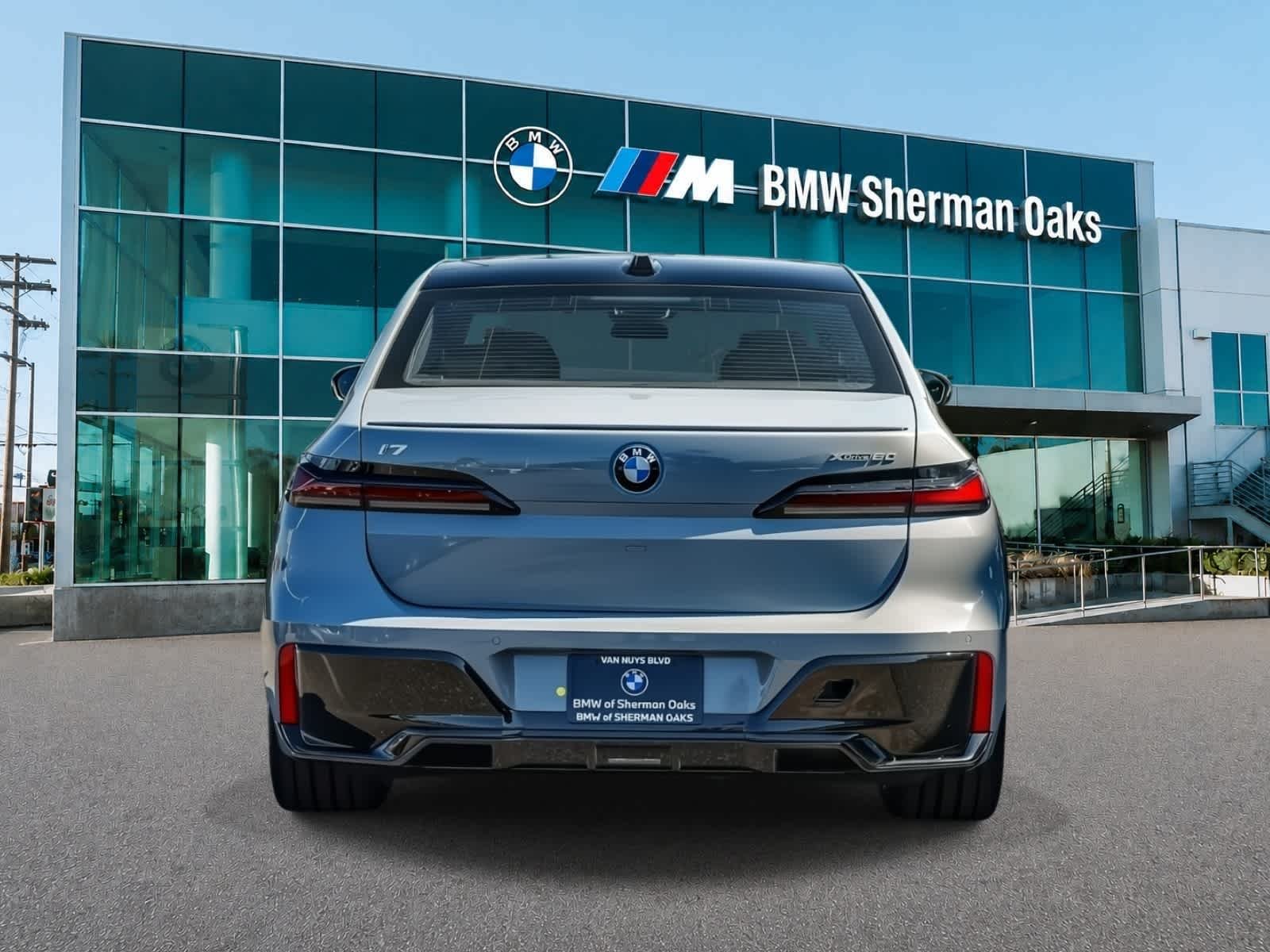 New 2026 Brooklyn Grey Metallic BMW xDrive60 image 5
