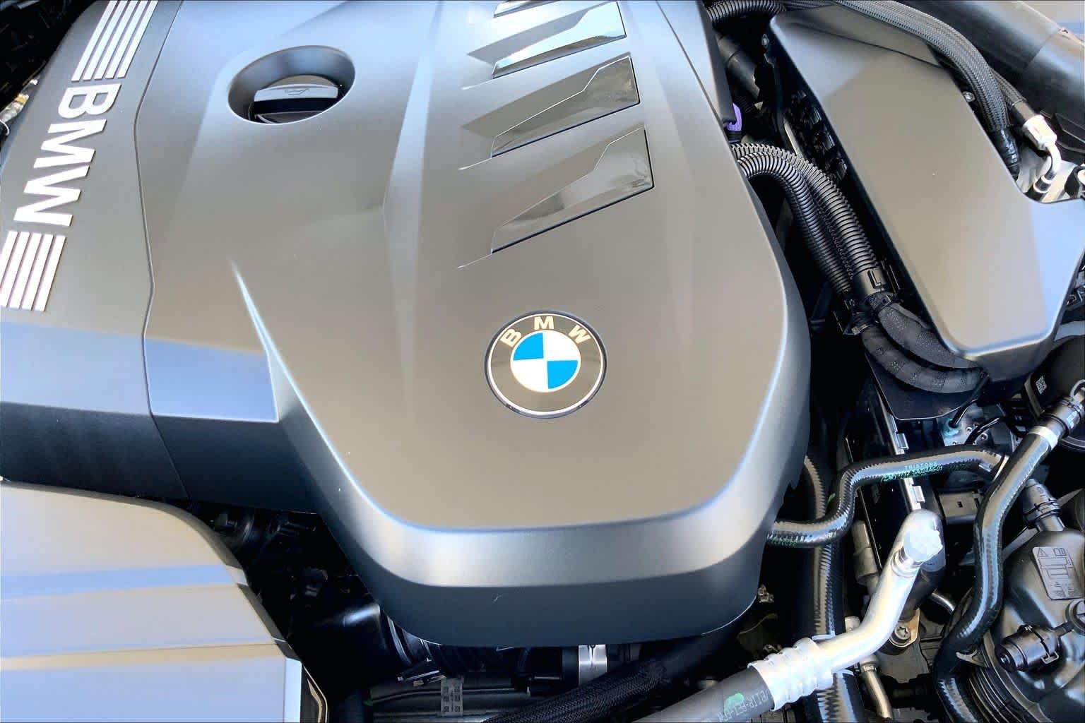 2025 BMW 3 Series 330i - Photo 33