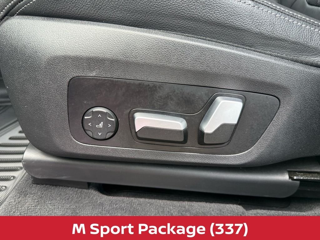 Used 2023 Alpine White BMW xDrive30i m-sport w/premium & hk audio image 14