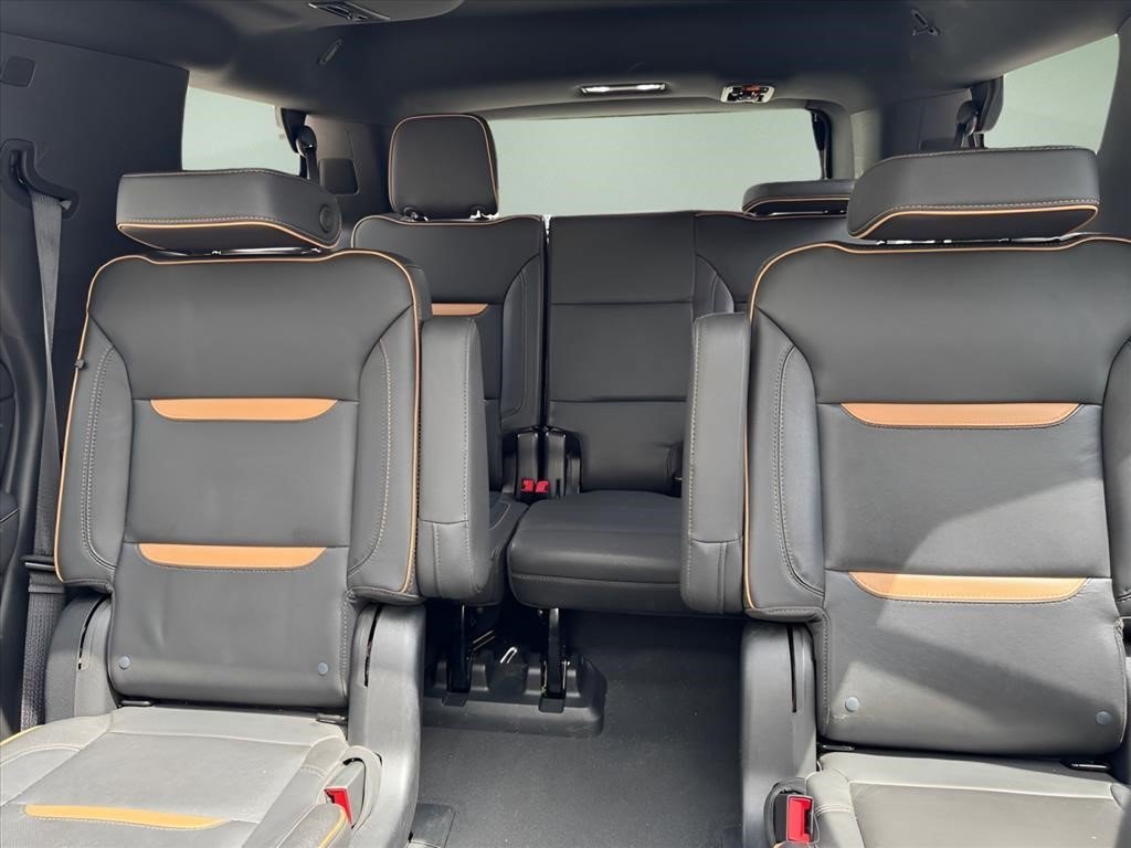 Used 2022 White Frost Tricoat GMC AT4 image 13