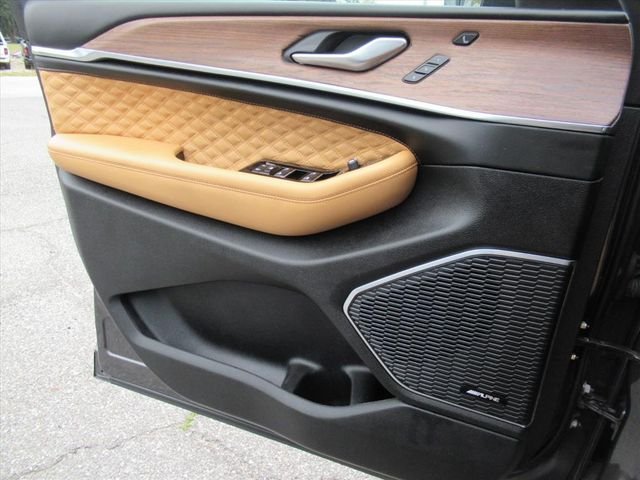 Used 2023 Gray Jeep Summit image 19