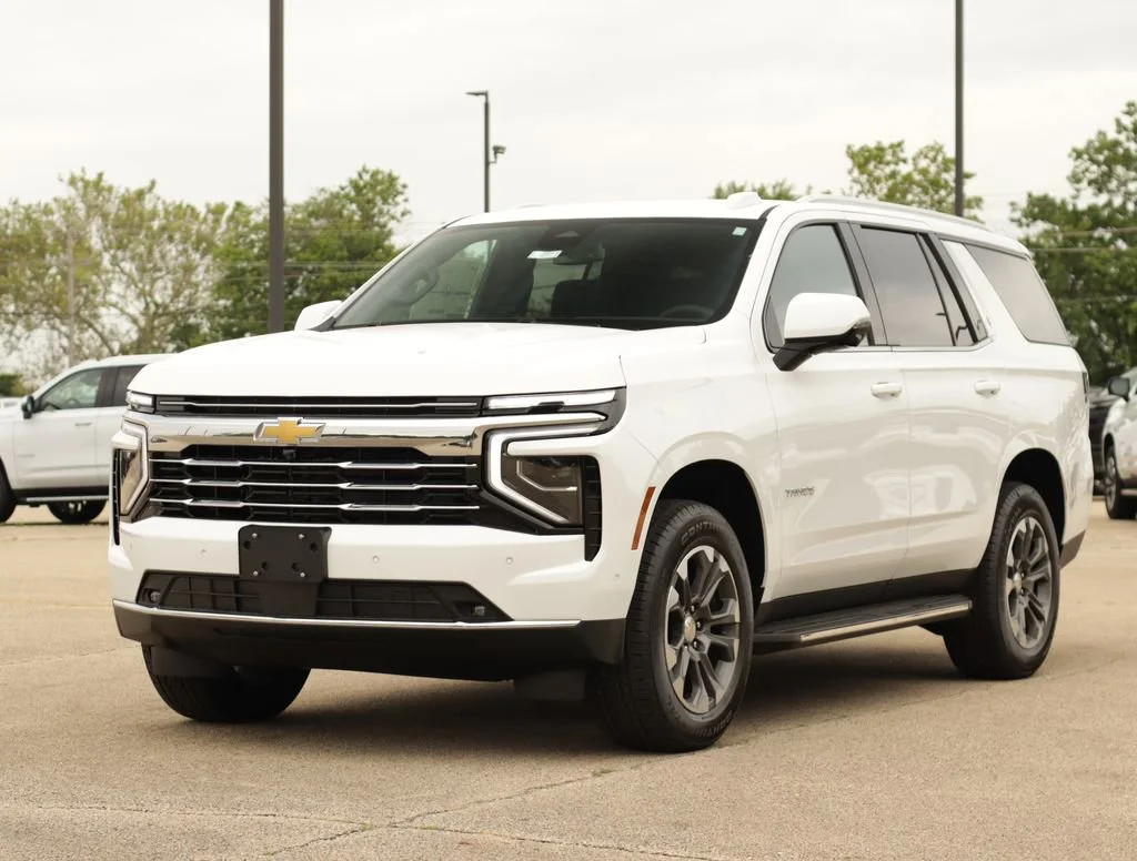 New 2026 Summit White Chevrolet LT image 3