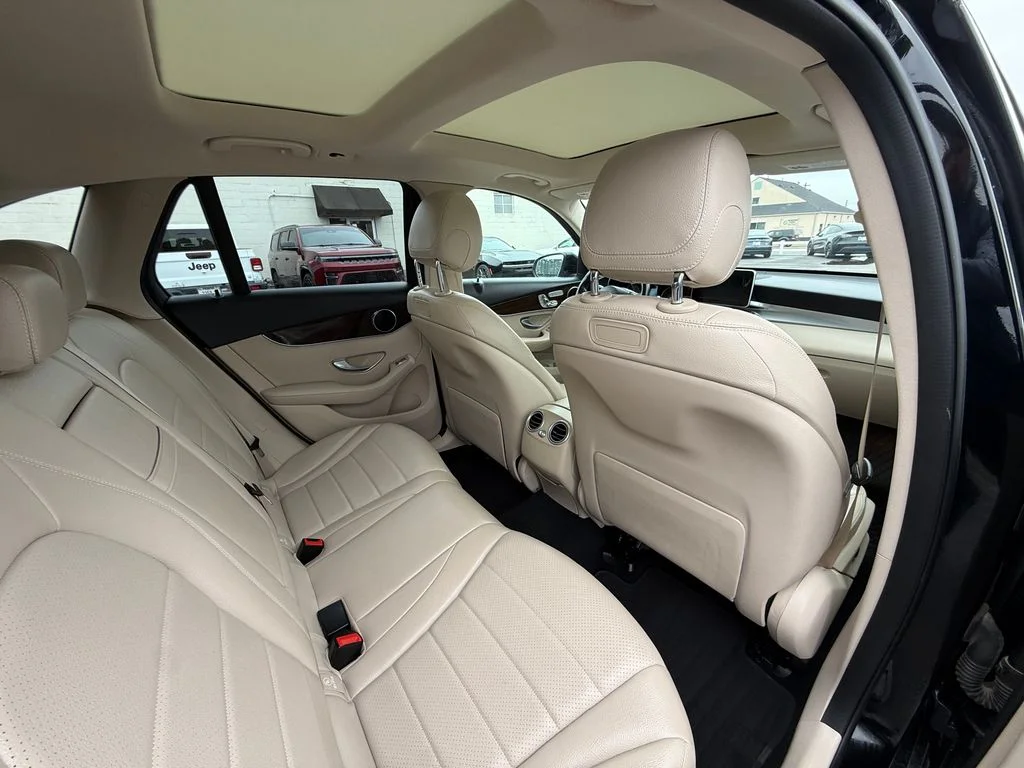 Used 2019 Black Mercedes-Benz GLC 300 image 17