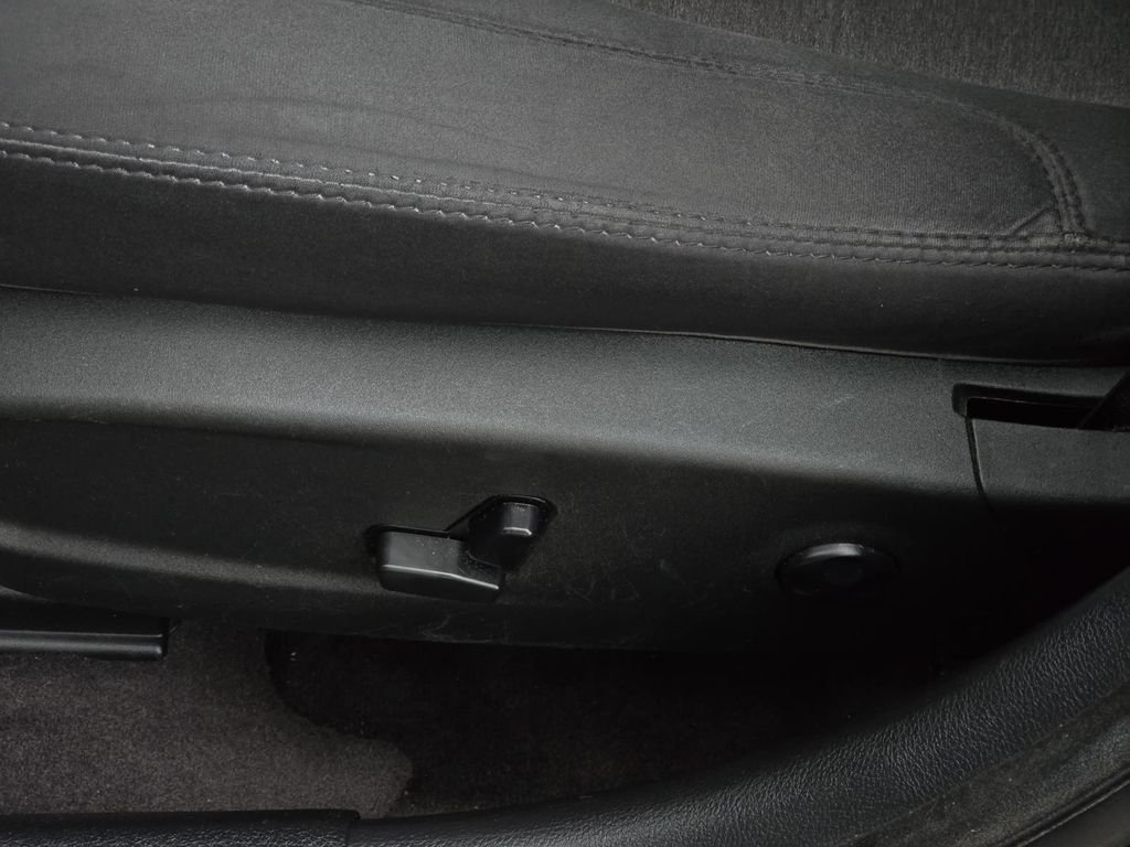 Used 2018 Gloss Black Chrysler Touring image 24