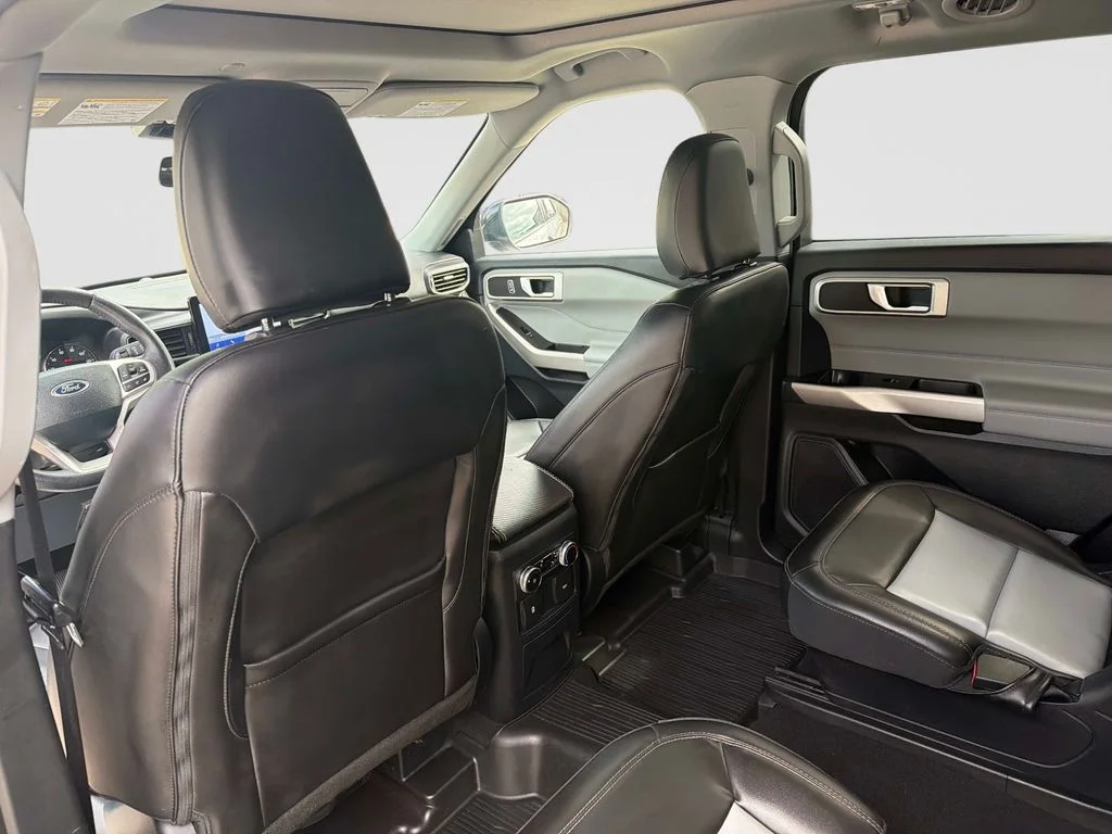 Used 2023 Silver Ford XLT image 15