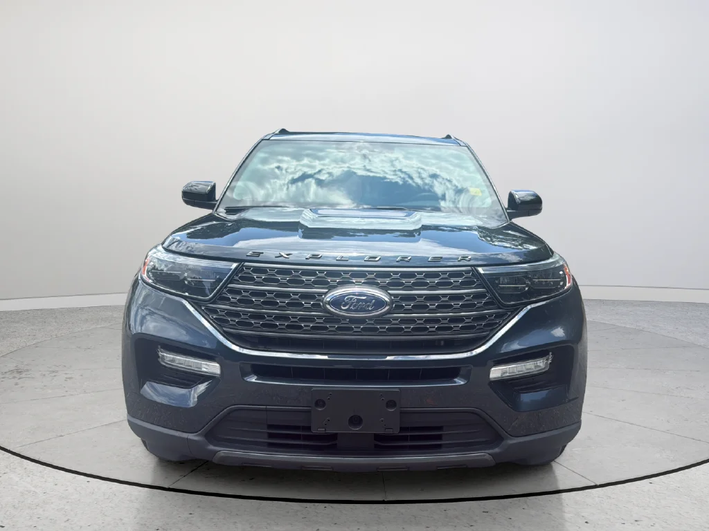 Used 2023 Blue Ford XLT image 3