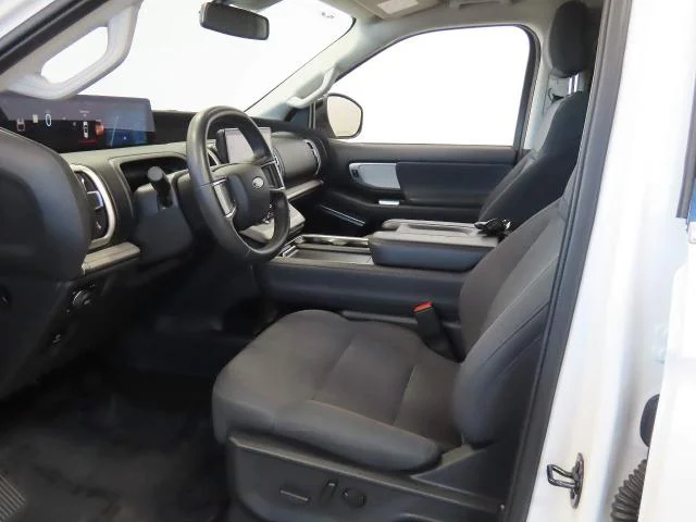 Used 2025 Oxford White Ford Active image 21