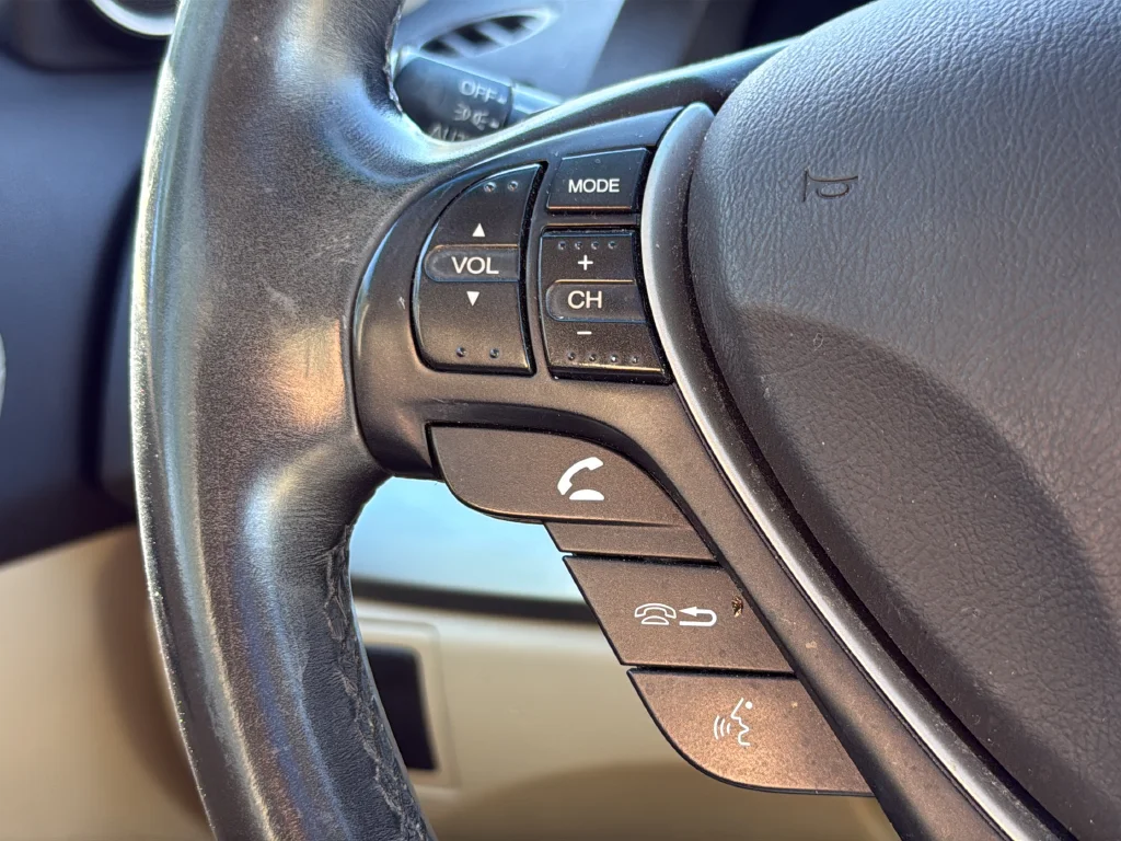 Used 2017  Acura Technology Package image 16