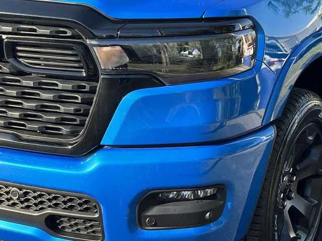 New 2026 Hydro Blue Pearl-Coat Exterior Paint RAM Big Horn/Lone Star image 9