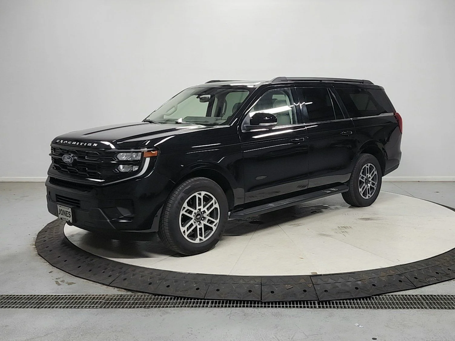 Used 2025 Black Ford Active image 4