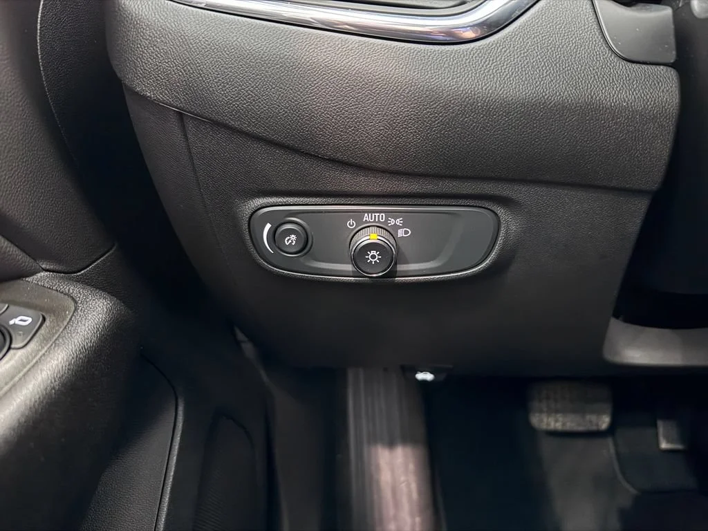 2023 Chevrolet Equinox LT - Photo 24