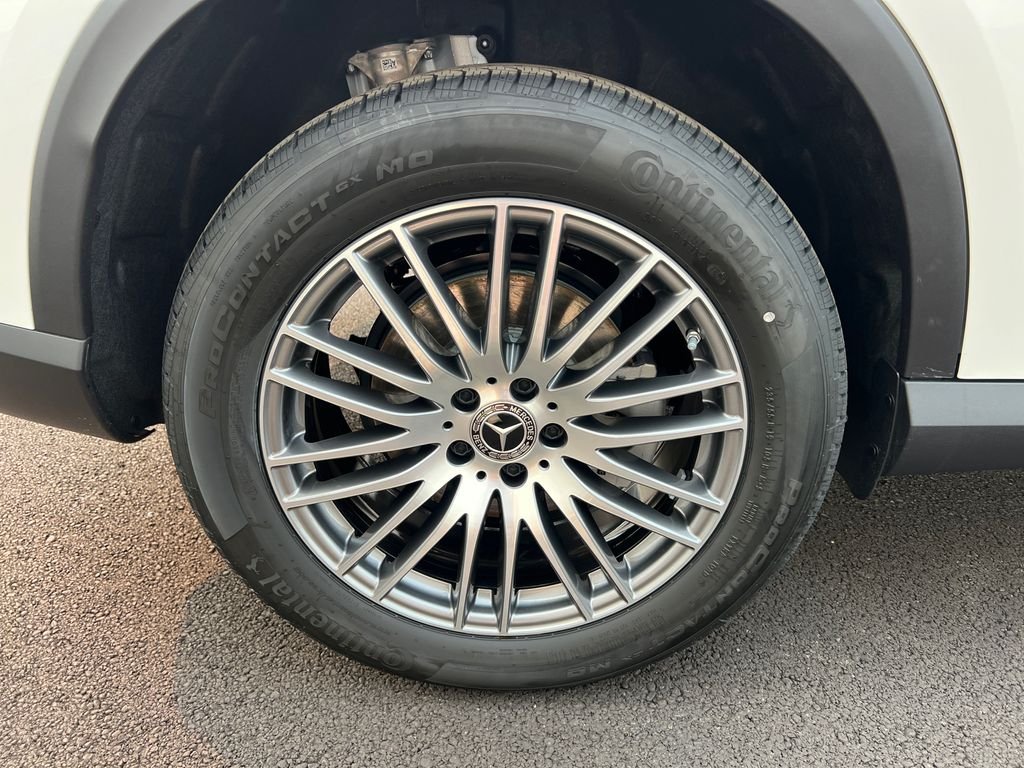 New 2026 Polar White Mercedes-Benz GLC 300 image 34
