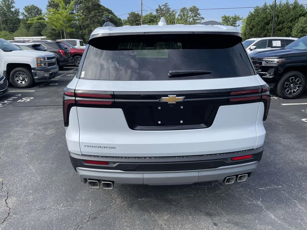 New 2026 Polar White Tricoat Chevrolet LT image 5