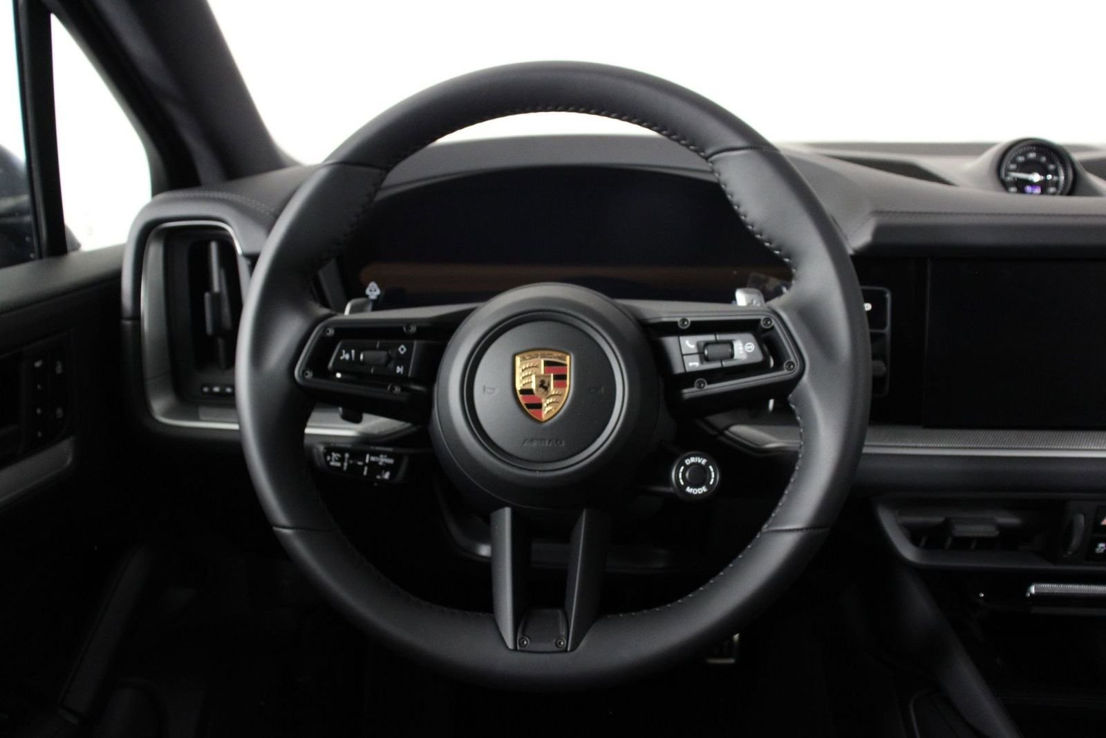 2026 Porsche Cayenne S - Photo 12