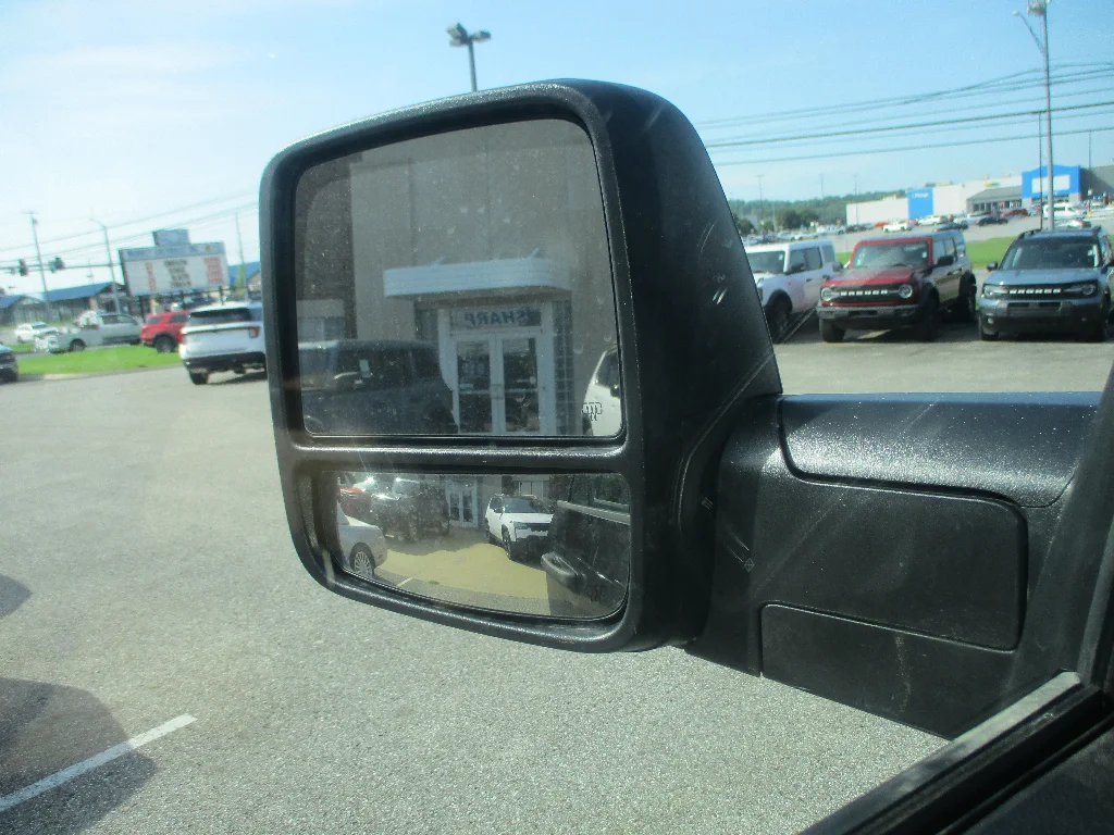 New 2026 Diamond Black Crystal Pearl-Coat Exterior Paint RAM Tradesman image 15