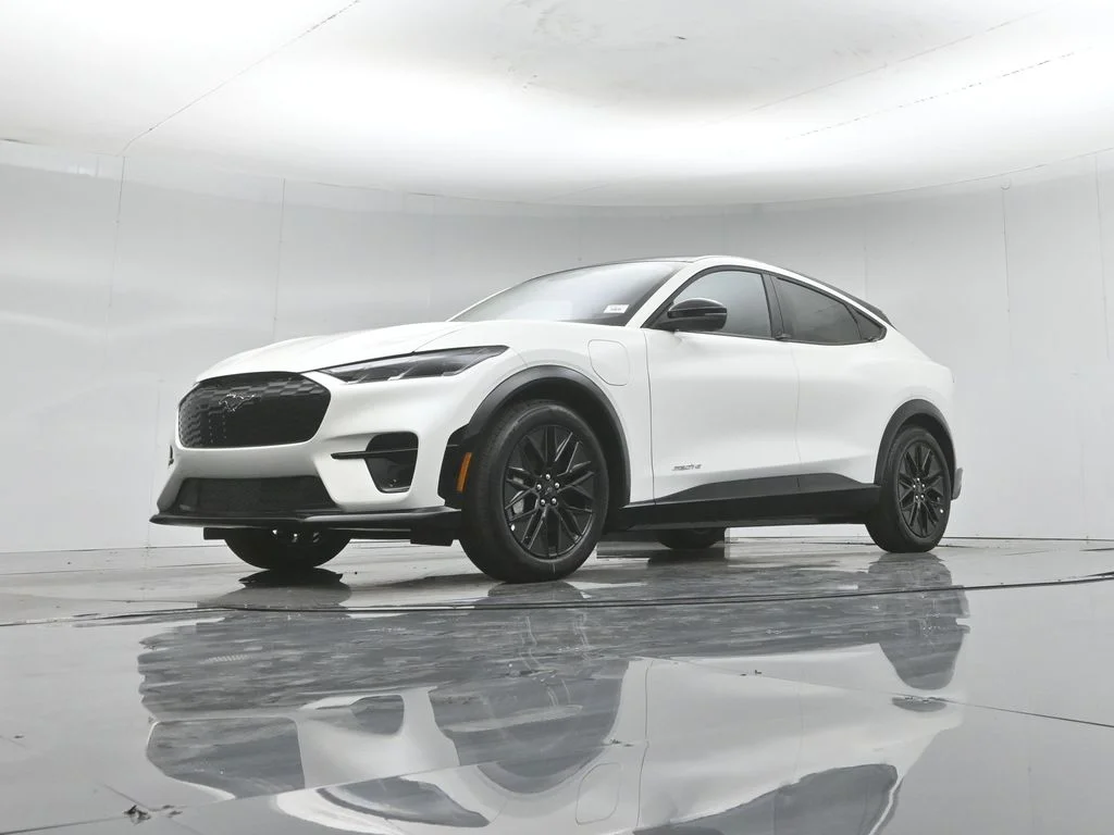 New 2026 Star White Metallic Tri-coat Ford Premium image 43