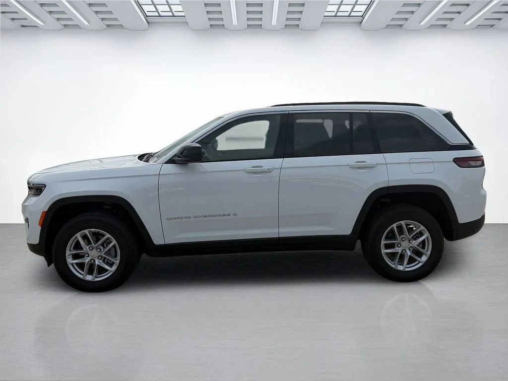 New 2026 Bright White Clearcoat Jeep Laredo image 6