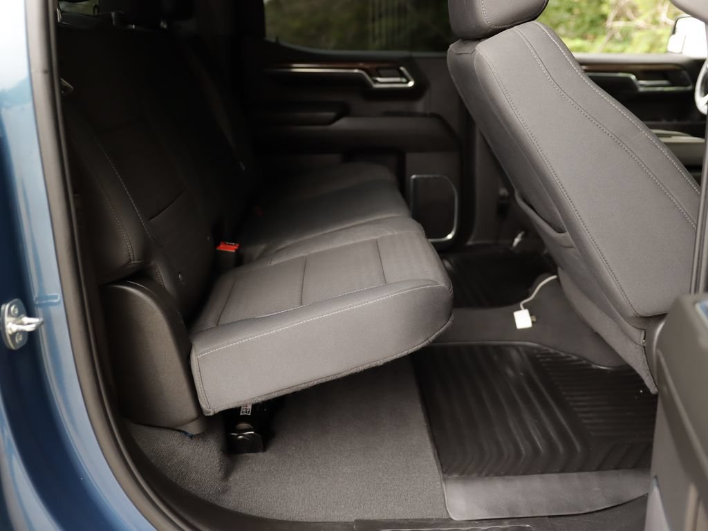 Used 2024 Lakeshore Blue Metallic Chevrolet LT (2FL) image 28