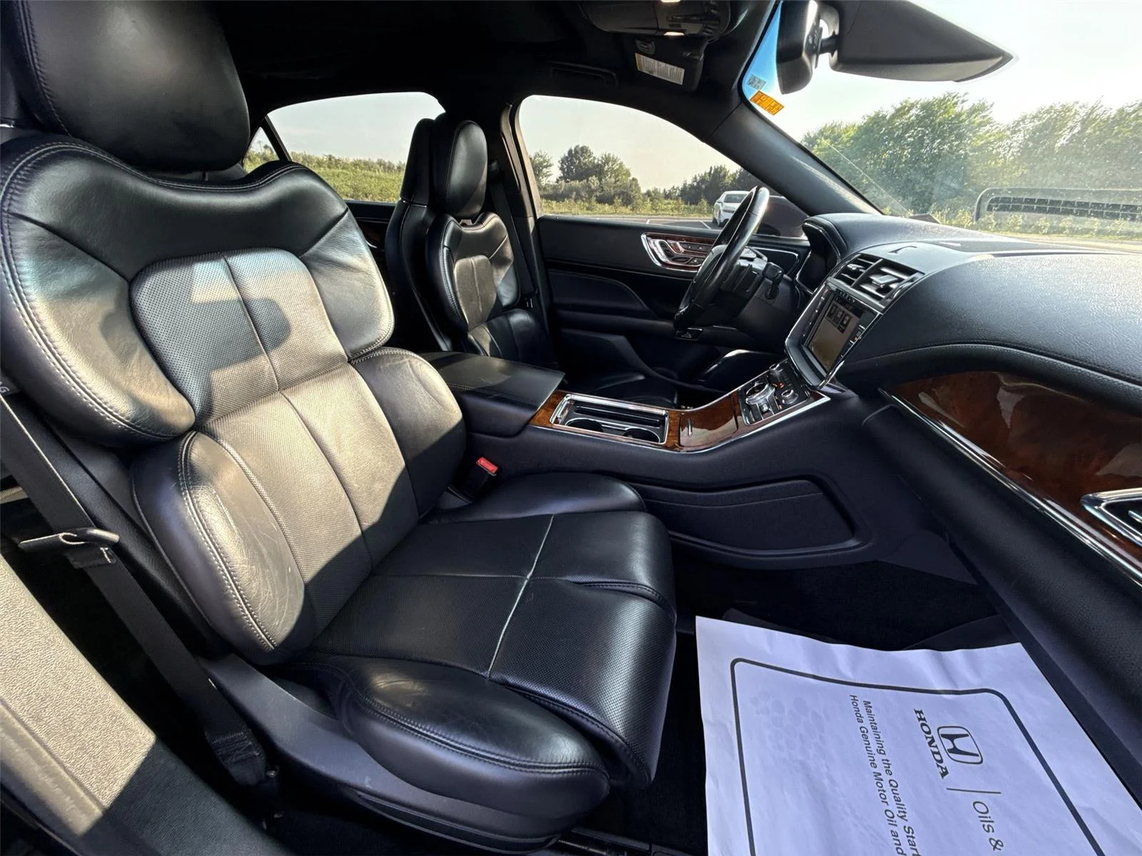 Used 2019 Infinite Black Metallic Lincoln Select image 19