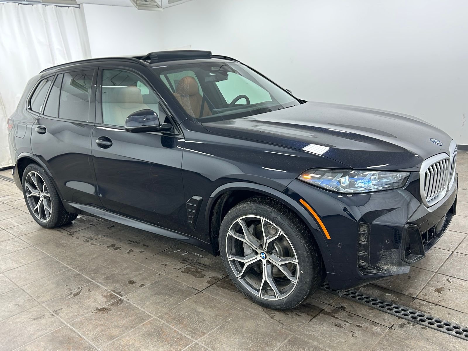 New 2026 Carbon Black Metallic BMW xDrive50e image 9