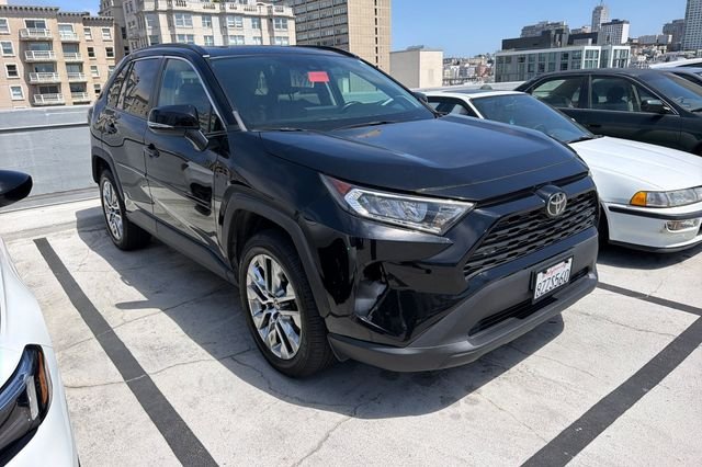 Used 2021 Midnight Black Metallic Toyota XLE Premium image 2
