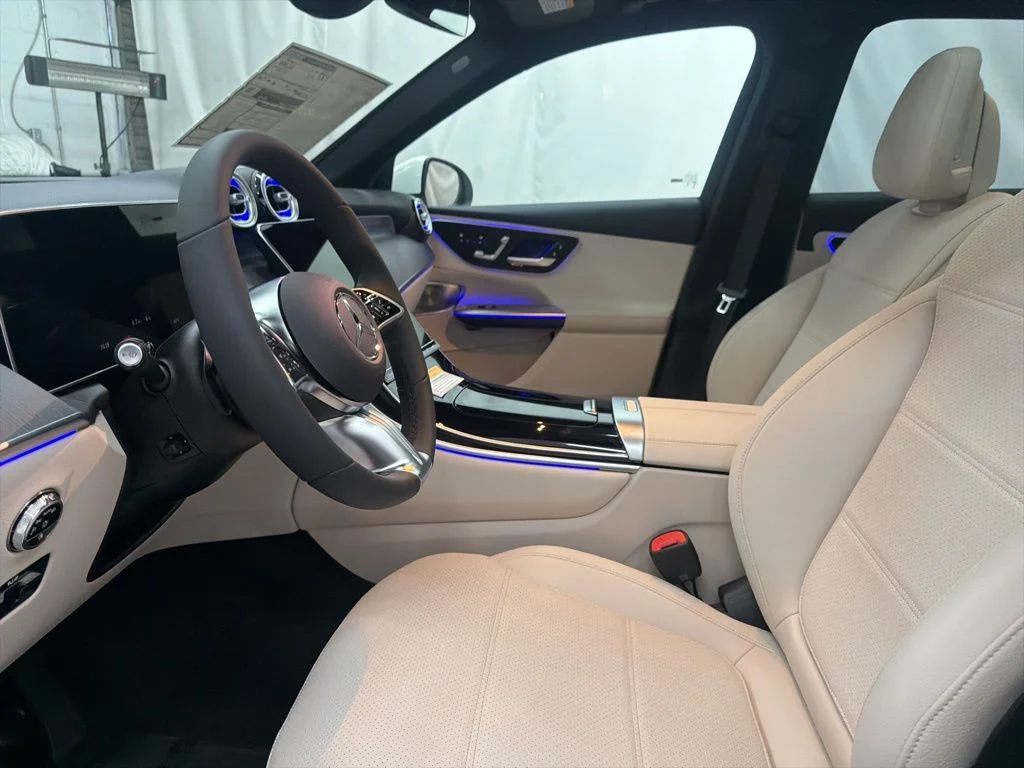 Used 2026 White Mercedes-Benz GLC 300 image 14