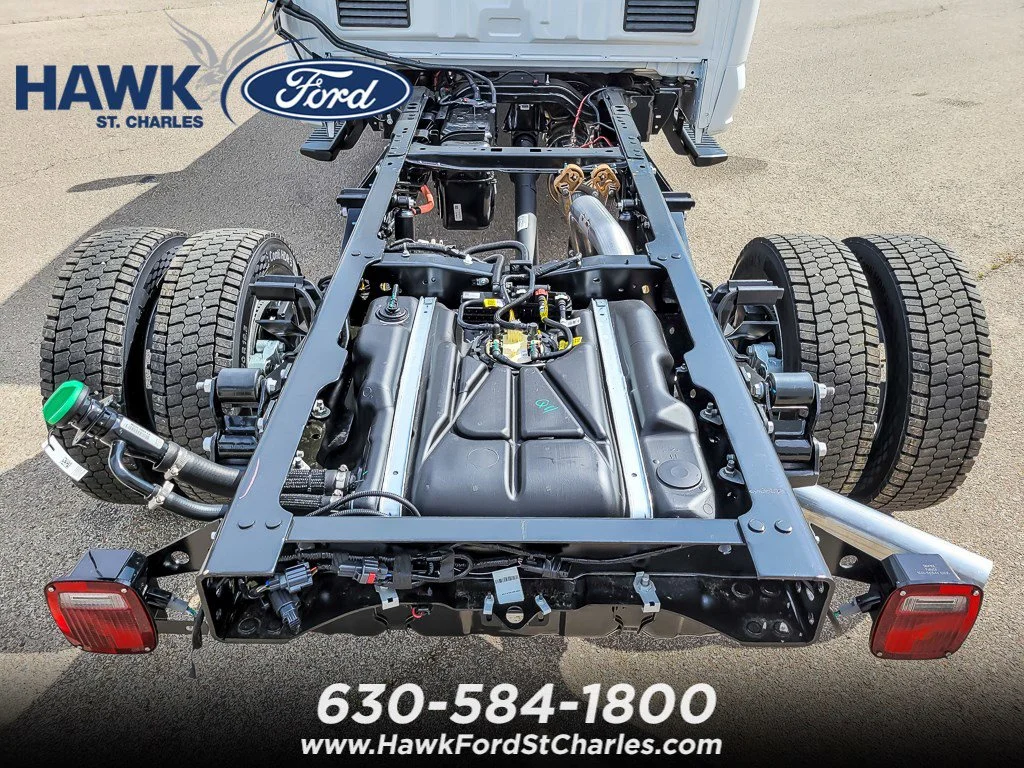 New 2026 Oxford White Ford F-450® XL image 14