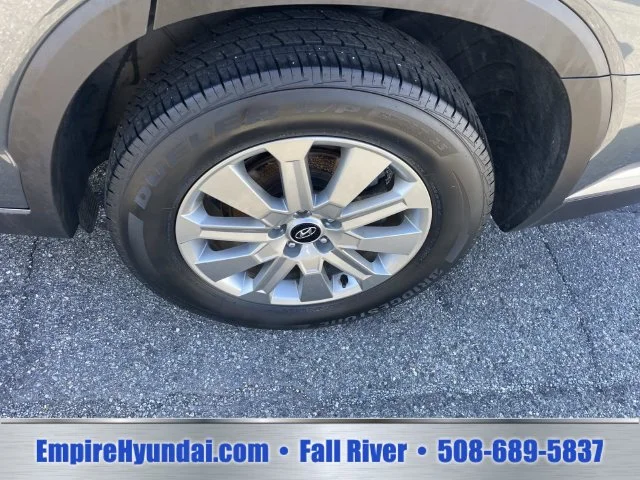 Used 2025 Gray Hyundai SEL image 13